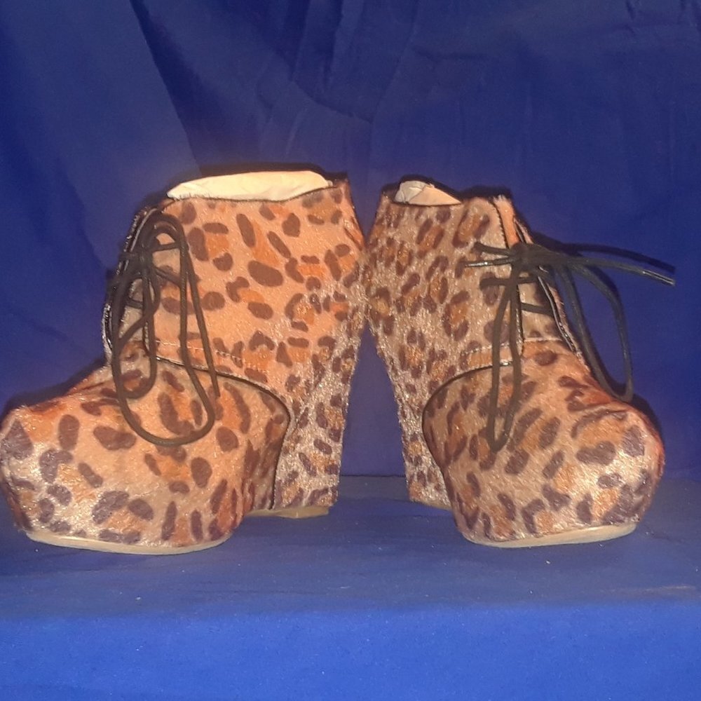 LEOPARD PLATFORM WEDGE BOOTIE